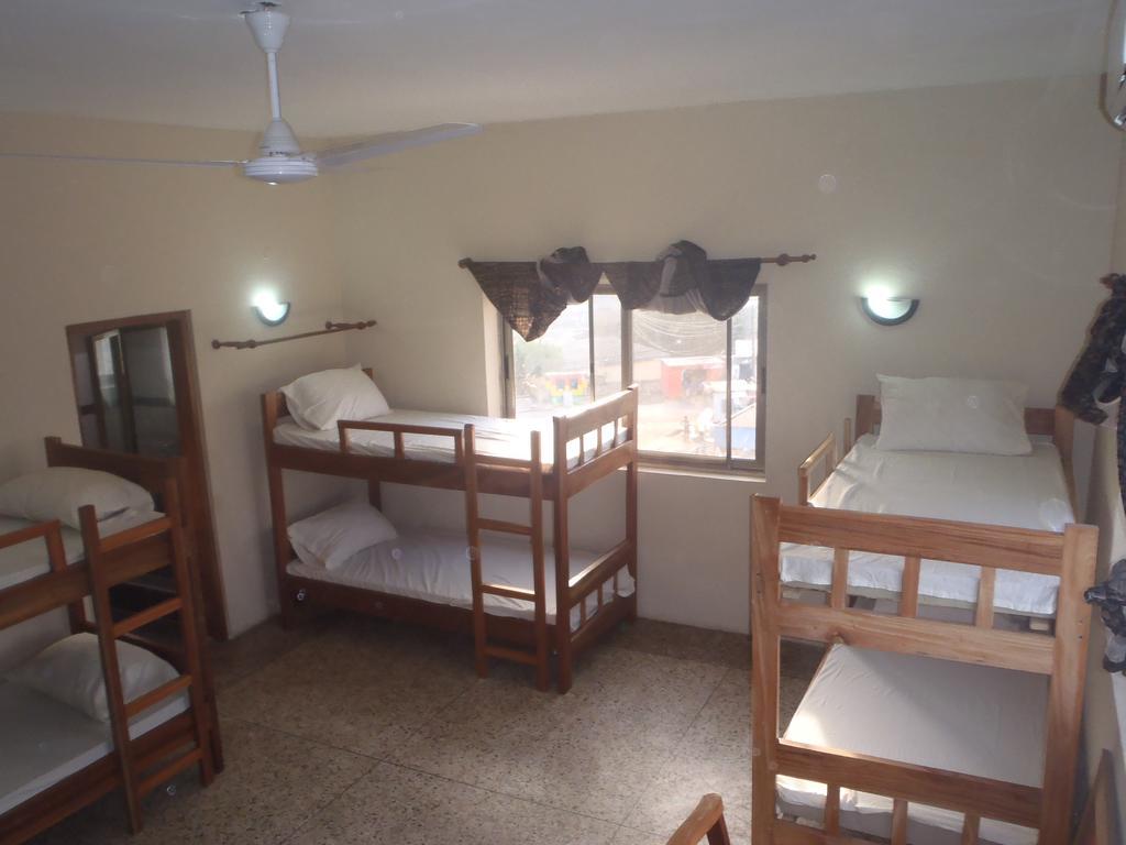 אקרה The Sleepy Hippo Hotel חדר תמונה